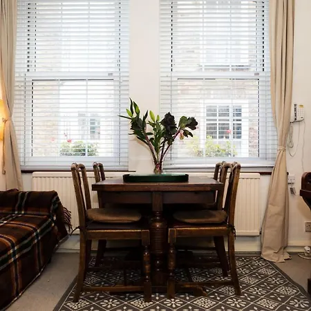 Hampstead 19Th Century Village Cottage Лондон Экстерьер фото